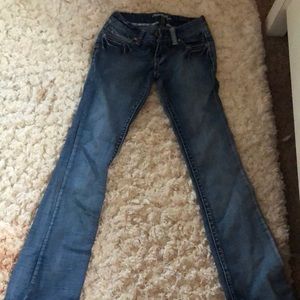Size 1 Amethyst Jeans. Good for rodeos, and for long legged kids. Good quality.